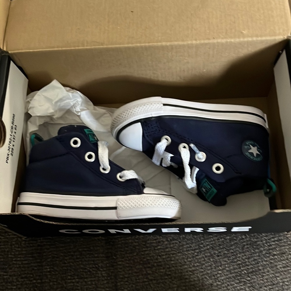 Infant converse sneakers size 4